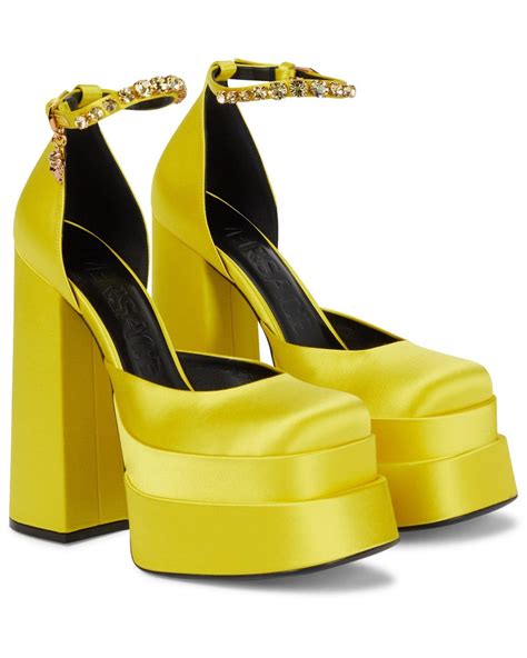 versace medusa aevitas satin platform pumps - yellow|versace aevitas pointy platform pumps.